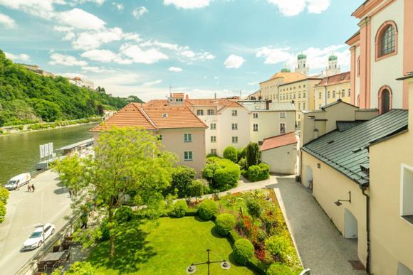 Hotel-Restaurant Am Paulusbogen Passau Bagian luar foto
